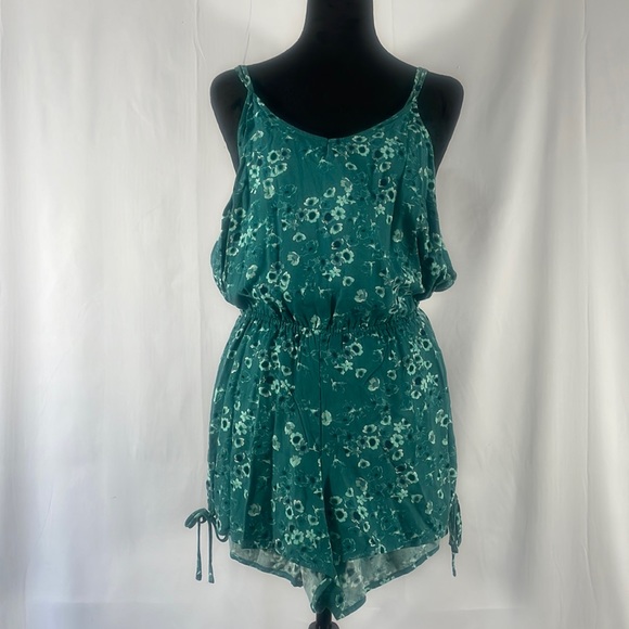 Pants - Green floral jumper, adjustable Y back, V neck, spaghetti straps,shorts,Medium